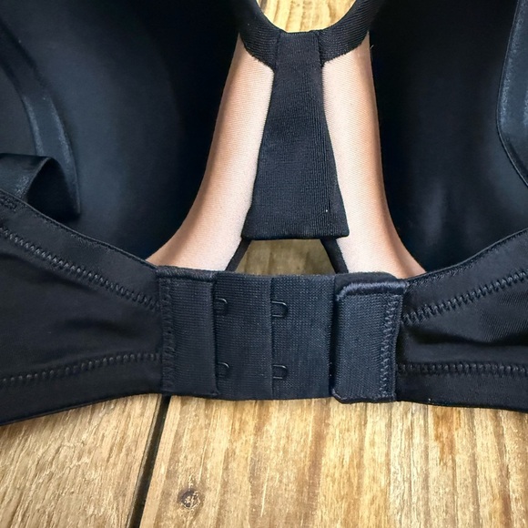 Warner's Classic Underwire Black Bra 32DD New with tags - Picture 3 of 7